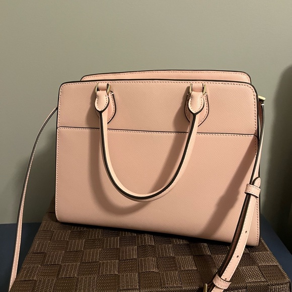 Kate Spade purse. - Picture 2 of 4